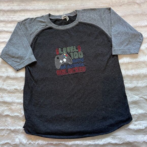 Boys Embroidered 100th day of school T-shirt Size 6-8 - Picture 1 of 9